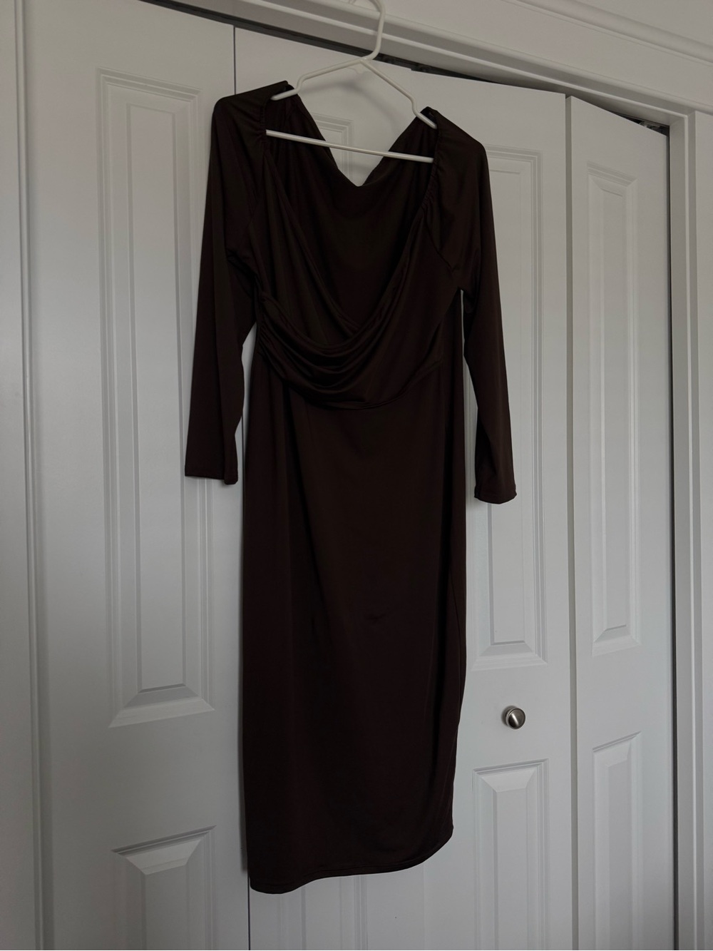 New & Cute Brown wrap around style body hugging dress | 2XL 🤎
